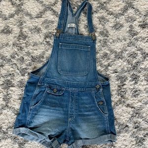 Overall shorts